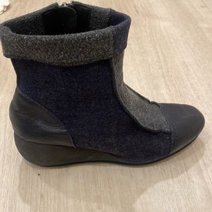 Thierry Rabotin Soft Ankle Boots Sz 39 8.5 Italy